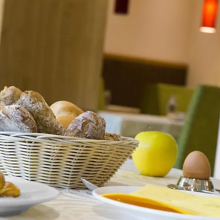 Anatol Hotel 4*