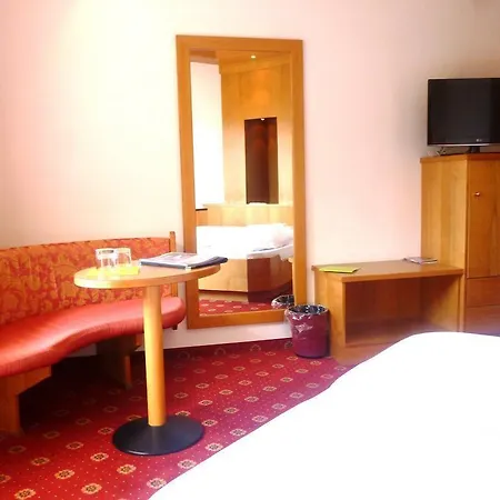 Anatol Hotel 4*