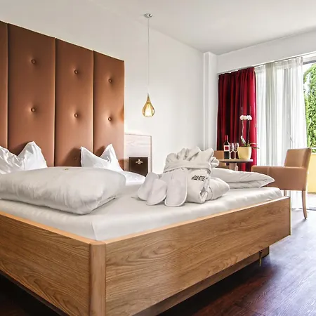 Anatol Hotel 4*